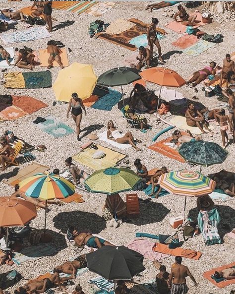 Colorful Umbrellas, Summer Mood, Italian Summer, Vintage Beach, Retro Aesthetic, Vintage Summer, Summer Aesthetic, Wall Collage, Picture Wall