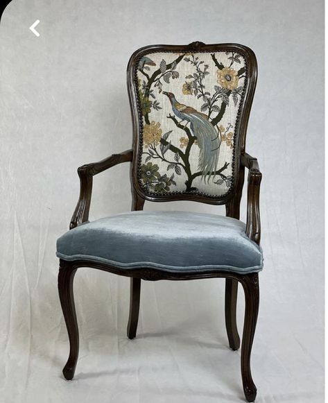 Chair Fabric Ideas Reupholster, Antique Chairs Reupholstered, Antique Chair Makeover, French Chairs Upholstery, Vintage Couches, Vintage Chairs Makeover, Decorative Chairs, Vintage Arm Chair, Chair Reupholstery