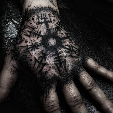 Vegvisir for Ross, we finally did it looking forward to the rest of the blackwork project! Compass Hand Tattoo, Viking Compass Tattoo, Fenrir Tattoo, Scandinavian Tattoo, Viking Tattoo Symbol, Viking Tattoo Sleeve, Female Tattoos, Rune Tattoo, Men Tattoos