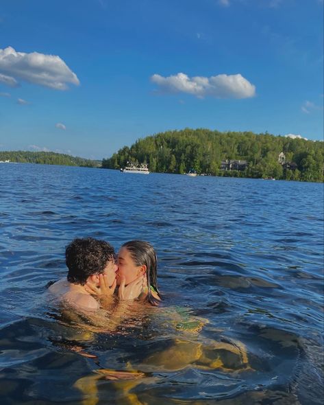 Cute Couple Pics At The Lake, Lake Days With Boyfriend, Lake Swimming Aesthetic Couple, Couple In Lake Aesthetic, Paddle Boarding Date, Swimming Date Aesthetic, Cute Couple Lake Pictures, Lake Date Aesthetic, Lake Day Pictures Couples