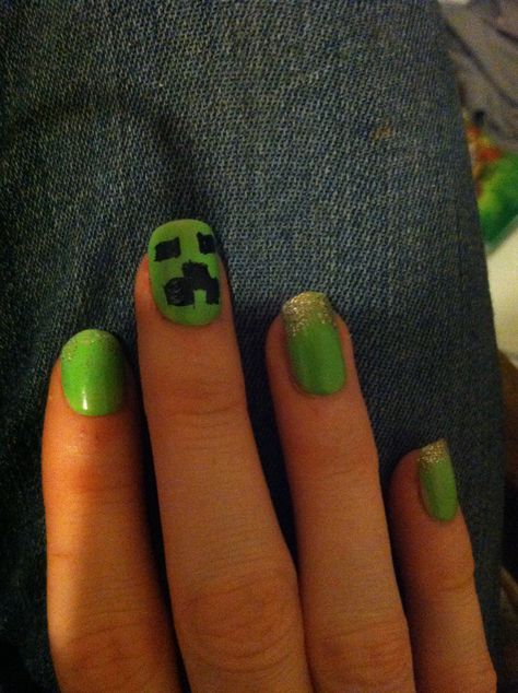 Cute Monecraft Creeper Nail art idea!!! And easy to do :D Creeper Nails, Nail Art Idea, Art Idea, Creepers, Nail Art, Bracelet, Nails, Art, Nail Arts