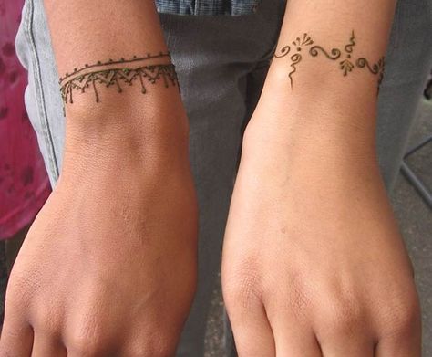 Mehendi designs for wrist - Part 2 - Mehndi Design Mehandi Bracelet Design, Henna Wrist Tattoo, Henna Tattoo Wrist, Henna Wrist, Bracelet Henna, Wrist Henna, Cute Henna Tattoos, Henna Designs Wrist, Henna Drawings