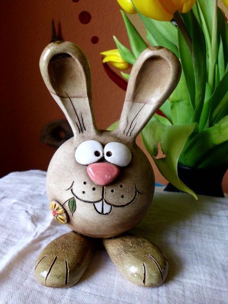 Easter Pottery, Kids Clay, Pottery Animals, Ceramic Bunny, Clay Fairies, Paper Mache Sculpture, Cement Crafts, Hand Built Pottery, Clay Animals