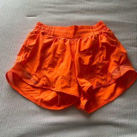 Low Rise 4 Inch Highlight Orange Lulu Shorts, Orange Outfit, Simple Fits, Orange Shorts, Cute Preppy Outfits, Stockholm Fashion, Gym Fit, Neon Orange, Preppy Outfits