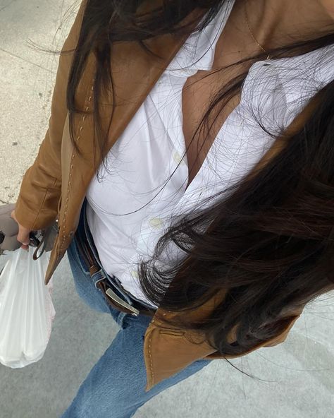 Work uniform - jeans, shirt & some sort of blazer Claudia Lopez, Work Uniform, Jeans Shirt, Work Uniforms, Blazer, On Instagram, Quick Saves, Instagram