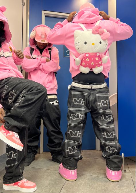 Hello Kitty Outfit Male, Emo Y2k Outfits Pink, Hello Kitty Outfit Men, Pink Guy Outfit, Hello Kitty Swag, Hello Kitty Boy, Cybery2k Fashion, Y2k Outfits Men, Guy Fits