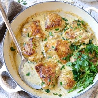 The best Chicken and leek casserole with a creamy white wine and mushroom sauce - simple and delicious family favourite and Banting friendly midweek supper! Chicken And Leek Casserole, Low Carb Paleo, Mushroom Sauce, Poultry Recipes, Casserole Recipe, Main Meals, Leeks, Chicken Dinner, Creamy White