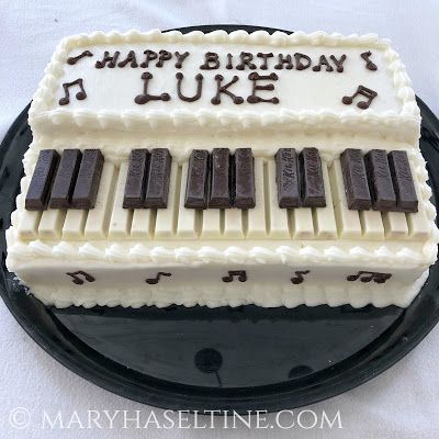 Tort Special, Piano Cake, Music Themed Cakes, Piano Cakes, Music Cakes, Kit Kat Cake, Bolo Red Velvet, Music Cake, Cake Kit