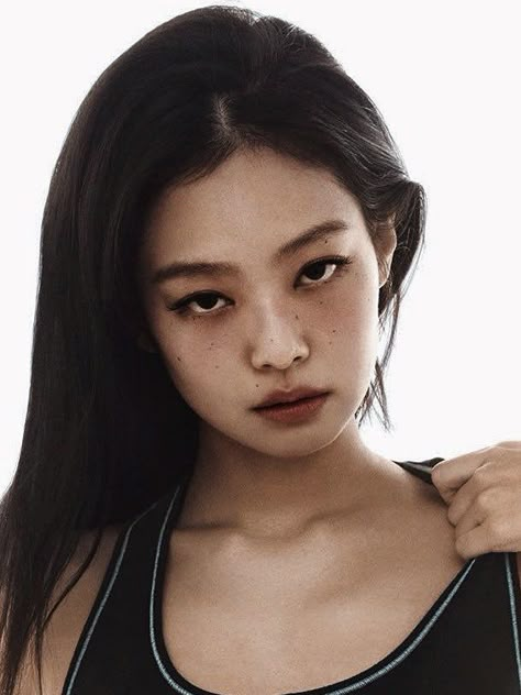 Jennie Visual Face, Miss Jennie Kim, Jennie Ruby Jane, Gold Aesthetic, Jennie Kim Blackpink, Ruby Jane, Black Pink Instagram, Natural Face, Face Card