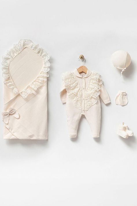 Newborn Homecoming Outfit, Baby Going Home Outfit, Newborn Hospital Outfits, Sweet Days, Homecoming Outfit, Newborn Coming Home Outfit, Girl Coming Home Outfit, Baby Coming Home Outfit, Baby Knitwear