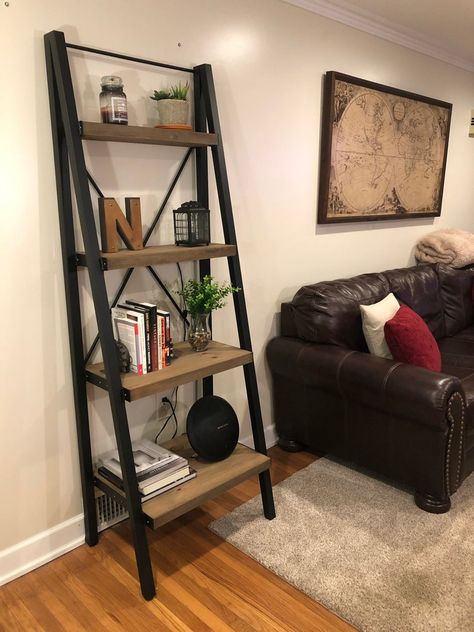 Wooden Ladder Decor, Ladder Shelf Decor, Home Library Ideas, Dream Home Library, Shelf Decor Living Room, Aged Wood, Bookcase Decor, Home Library Design, Wooden Ladder