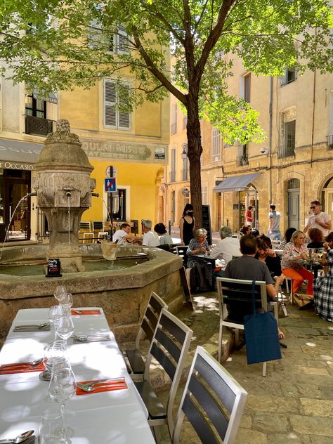 A Perfect Day in Aix-en-Provence – CouleurNature Provence Summer, Aix En Provence France, France Aesthetic, French Summer, City Scape, Southern France, Summer Tables, Europe Summer, French Garden