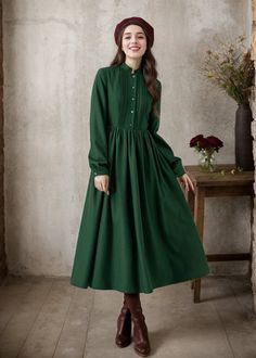 Vintage Winter Dress, Modest Christmas Dresses, Green Dress Modest, Green Winter Dress, Wool Dress Winter, Winter Modest Fashion, Modest Dresses For Church, Long Wool Dress, Winter Wool Dress