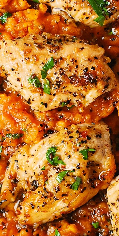 Maple-Glazed Chicken with Sweet Potatoes - SO good,lots of protein, fiber, and… Chicken With Sweet Potatoes, Maple Glazed Chicken, Chicken Main Dish Recipes, Refrigerator Ideas, Chicken Sweet Potato, Glazed Chicken, Quick Chicken, Chicken Main Dishes, Think Food