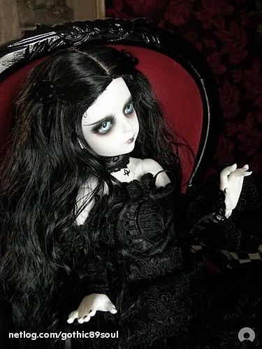 Lovely Neo-Victorian #Goth girl doll from Netlog Blue Eyes, Black Hair, Dolls, Red, Hair, Blue, Black