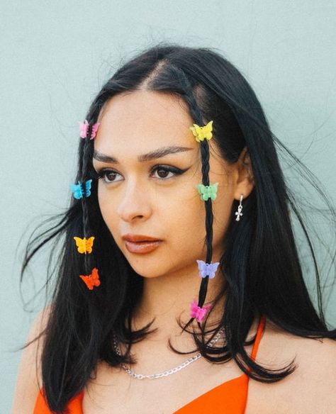 My Accessories London on Instagram: "We can't get enough of our multicoloured mini butterfly clips ready for festival SZN ❤️🧡💛💚💙💜 ⁠ ⁠" Small Butterfly Clips, School Hairstyles Ideas, Butterfly Clips Hairstyles, Clips Hairstyles, Aesthetic Back To School, Fun Hairstyles, Mini Butterfly, Beach Hairstyles Medium, Small Butterfly