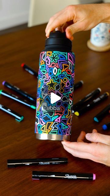 Sharpie on Instagram: "POV: taking your @bubbabrands water bottle game to the next level with @sharpie Creative Markers! 🔥" Sharpie Creative Markers, Sharpie Creative Markers Ideas, Water Bottle Painting Ideas, Bottle Game, Water Bottle Art, Sharpie Crafts, Sharpie Markers, Bottle Painting, Bottle Art