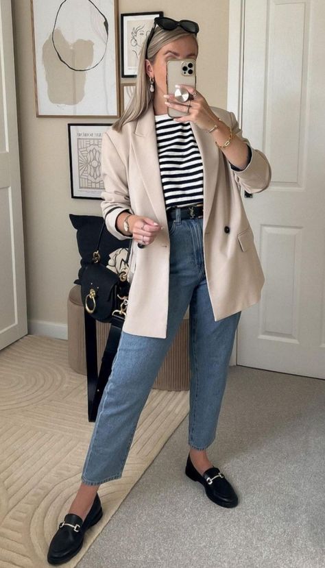 Beige Blazer Outfits Women Casual, Tan Blazer Outfits Women, Beige Blazer Outfits Women, Tan Blazer Outfits, Cream Blazer Outfit, Beige Blazer Outfit, Blazer Outfits Women, Mode Ab 50, Outfit Basic