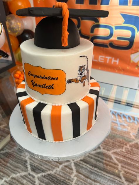 Black And White Graduation Cake, White Graduation Cake, Grad Party Decorations, Graduation Cake, Orange Cake, Graduation Cakes, Grad Party, Grad Parties, Graduation Party