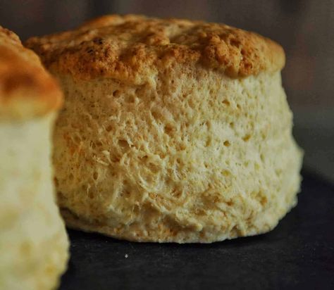 Make Biscuits, Beard Cream, Easy Biscuit Recipe, Southern Biscuits, Cream Biscuits, House Big, Cream Scones, Biscuits Easy, Bread Snacks