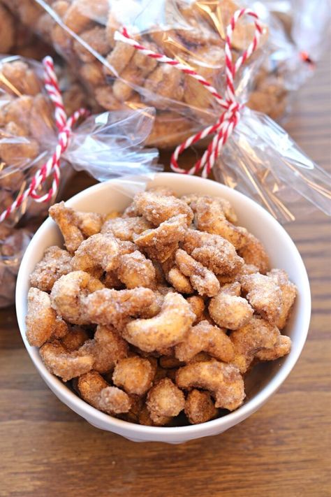 Cinnamon Roasted Cashews - My Recipe Treasures Candied Cashews, Cashew Recipes, Cinnamon Candy, Candied Almonds, Nut Recipes, Roasted Cashews, Candied Nuts, Sugar Candy, Easy Cinnamon