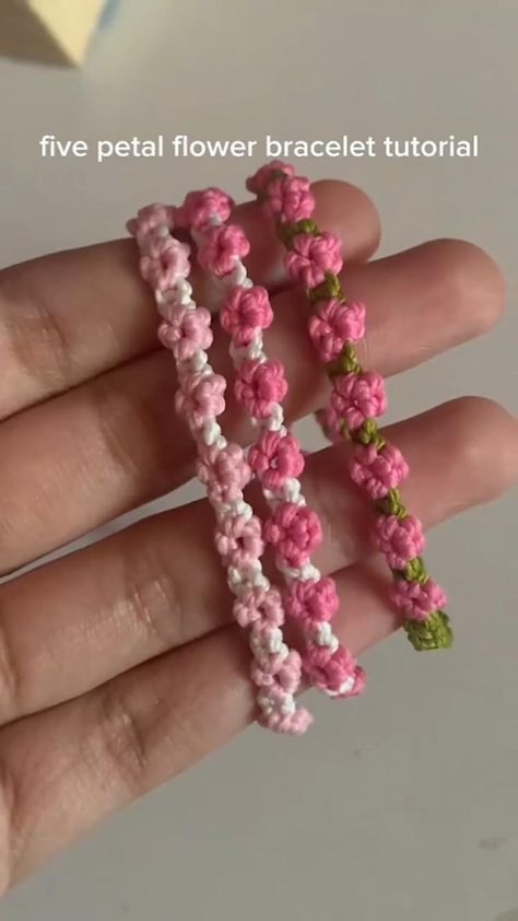 Diy Craft Hacks, Bracelets Easy, Cute Bracelet, Handmade Jewelry Box, Sewing Crafts Tutorials, Diy Bracelets Easy, Popsicle Stick Crafts, Easy Diy Jewelry, Cute Diy