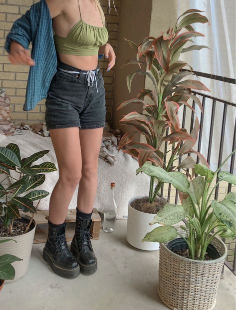 Indie Going Out Outfit, Summer Outfits Grunge Indie, Summer Grunge Outfits, Grunge Summer Outfits, Warm Weather Outfits, Swaggy Outfits, Curvy Outfits, Outfit Inspo Fall, Edgy Outfits