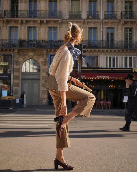 Loafer Heels Outfit Classy, Brown Mocasines Outfit Women, Brown Heels Work Outfit, High Heeled Loafers Outfit Style, High Heeled Loafers Outfit, Brown Loafer Heels Outfit, Brown Platform Loafers Outfit, Brown Heel Loafers Outfit, Maroon Loafers Outfit