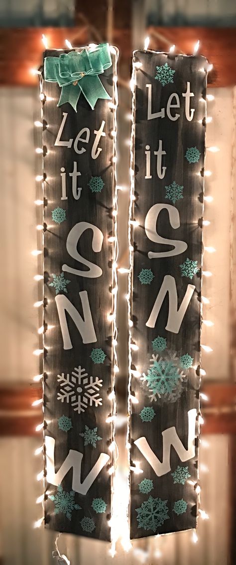 Porch Leaner Sign Diy, Signs Wooden Diy, Winter Signs Wooden, Fence Board Crafts, Let It Snow Sign, Board Crafts, Wood Porch, Winter Signs, Diy Porch