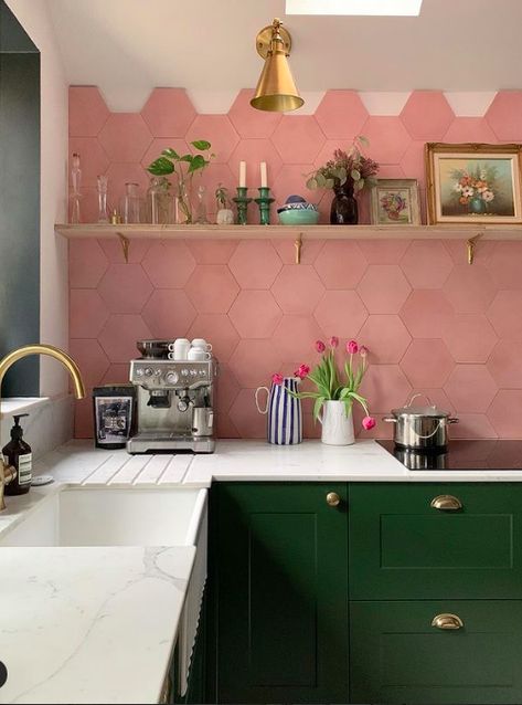 40 Unique Kitchens Without Upper Cabinets Kitchens Without Upper Cabinets, Teal Kitchen Cabinets, Green Kitchen Walls, Green Kitchen Designs, Dark Green Kitchen, Tiled Wall, Old Kitchen Cabinets, Teal Kitchen, Kabinet Dapur