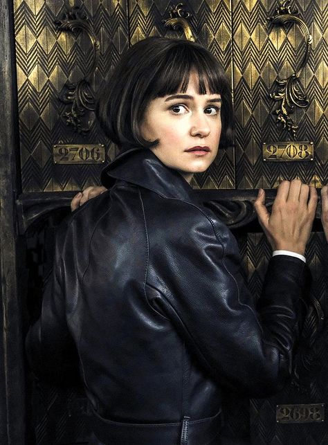 Katherine Waterston as Porpentina “Tina” Goldstein in Fantastic Beasts: The Crimes of Grindelwald Porpentina Goldstein, Alison Sudol, The Crimes Of Grindelwald, Tina Goldstein, Fantastic Beasts Series, Fantastic Beasts 2, Fantasic Beasts, Fantastic Beasts Movie, Katherine Waterston