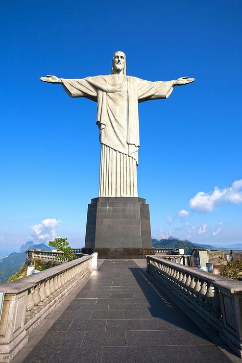 Christ the Redeemer - Corcovado Rio de Janeiro Brasil Christ The Redeemer Statue, Christ The Redeemer, Brazil Travel, Destination Voyage, Places Around The World, Amazing Destinations, Travel Bucket, Wonderful Places, Wonders Of The World