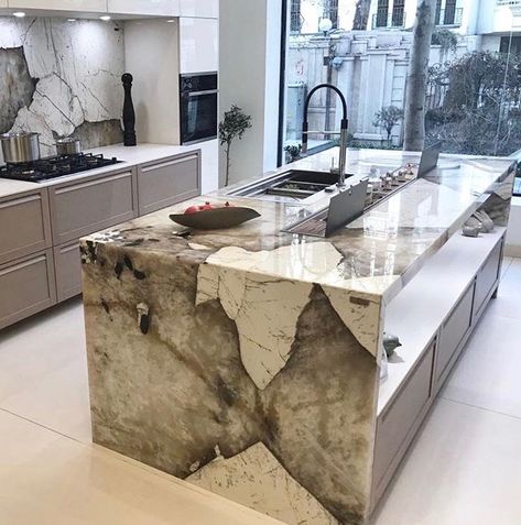 Granite Kitchen Island, Marble House, Countertop Design, Stone Kitchen, Marble Counter, Granite Countertops Kitchen, Contemporary Kitchen Design, Luxury Kitchen Design, Granite Kitchen