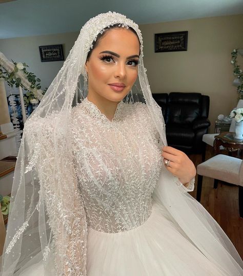 Palestinian Beauty • • Makeup: @rania_hair_salon Hijab: @hijab_beauty03 Thoub: @omahmadliftawi • • #hijabbeauty #hijabbride #tradional… | Instagram Wedding Scarf Hijab, Turban Bride Hijab, Turban Hijab For Wedding, Turban Hijab Wedding Brides, Bridal Turban Hijab, Bridal Turban With Veil, Turban Wedding Styles, Wedding Turban Hijab, Muslimah Wedding Dress Brides Hijab Styles