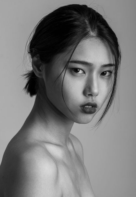 Korean Photography, 얼굴 드로잉, 얼굴 그리기, Face Drawing Reference, Photographie Portrait Inspiration, Face Reference, Face Photography, Portrait Images, Black And White Portraits