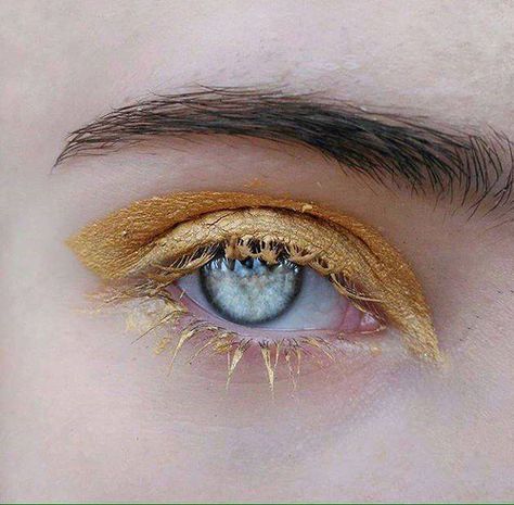 Bild Gold, Fantasy Make-up, Make Up Designs, Κούρεμα Bob, Eyeliner Hacks, Drag Make-up, Fishtail Braid, Aesthetic Eyes, Kesha