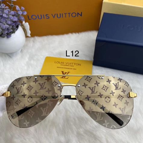 Louis Vuitton Shades, Louis Vuitton Glasses, Expensive Sunglasses, Dior Shades, Vuitton Outfit, Glasses Frames Trendy, Best Eyeglasses, Louis Bag, Eyewear Trends