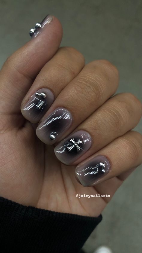 Cyber aura nails nailart Gothic Gel Nails Short, Short Cyberpunk Nails, Y2k Nails Men, Short Punk Nails, Grunge Short Nails, Short Grunge Nails, Grunge Nails Short, Goth Nails Short, Punk Nails Grunge