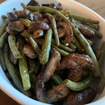 Easy Oven Roasted Green Beans and Mushrooms (Easy to Make!) - Sweet Little Bluebird Mushroom Roast, Roasted Green Beans And Mushrooms, Mushrooms And Green Beans, Green Beans And Mushrooms, Oven Roasted Mushrooms, Oven Roasted Green Beans, Green Beans Mushrooms, Stuffed Portabella Mushrooms, Roasted Green Beans