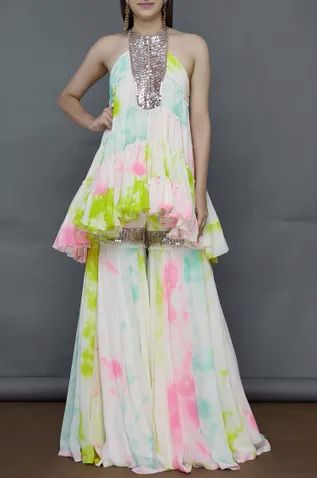 Tie Dye Suits Indian, Tie And Dye Dresses Indian, Tie Dye Kurti, Tassels Fashion Clothing, Sharara Designs, Kurta Sharara Set, Yellow Embroidery, Kurta Sharara, Wedding Lehengas