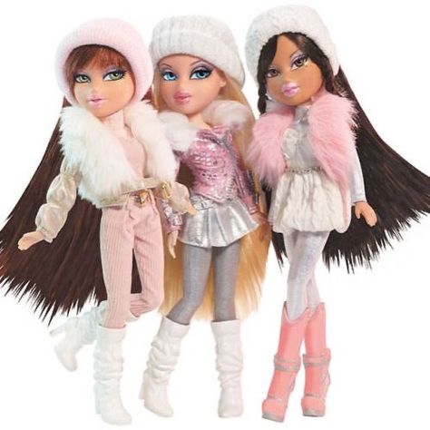 mara 🎀 on Twitter: "i would lose my mind for a super pretty and detailed bratz collectors guide book!! @Bratz https://t.co/fF1Cr8fSo1" / Twitter Dc Superhero Girls Dolls, Hair Clips 90s, Black Bratz Doll, Bratz Doll Outfits, Brat Doll, Bratz Girls, Fashion Aesthetics, Character Inspo, Bratz Doll