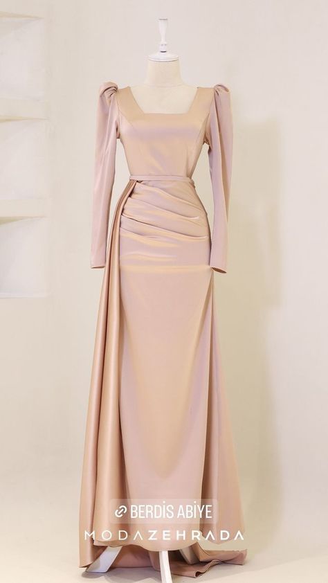 Prom Dresses Hijab Satin, Bridesmaid Dresses For Hijab, Bridesmaid Dresses Ideas Unique, Dress Promnight Hijab, Dress Elegant Hijab, Dres Wisuda, Dress Graduation Hijab, Gala Dinner Outfit, Prom Dress Hijab