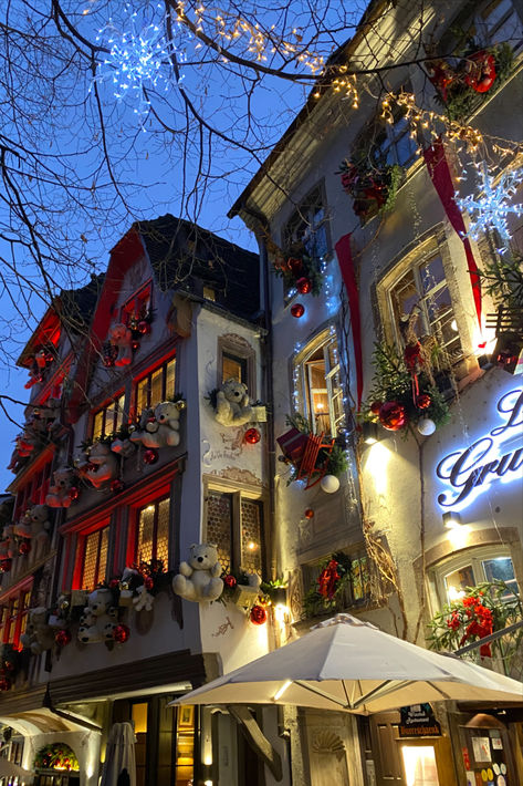 #strasbourg #christmasmarkets #marchedenoel #europetravel #winterholidays Strausberg Christmas, Strasbourg Christmas Market, Best European Christmas Markets, European Christmas Markets, Strasbourg Christmas, European Christmas, Christmas Markets Europe, Places To Shop, Christmas Markets