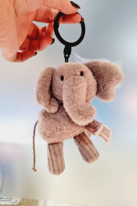 🧳🌟 He’s tons of fun and ready to roam! Meet Ezra the Elephant, your new adventure buddy. 🐘💖 From his big ears to his cute rope tail, you’ll love every bit of him. Filled with scented beads, these super-cute, on-the-go clips are perfect for decorating backpacks and more. Ezra the Elephant is scented in our delightful Berry Bright fragrance. 🌈✨ #EzraTheElephant #ScentsyBuddyClip #BerryBright #AdventureBuddy #BackpackDecor Scentsy Host, Scentsy Oils, Scentsy Buddy Clips, Scent Warmers, Scentsy Party, Scentsy Wax Bars, Scentsy Buddy, Big Ears, Black Raspberry Vanilla