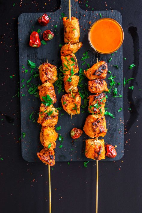 Turkish Food Photography, Kebab Photography, Grill Photography, Kebab Doner, Healthy Cheat Meals, Chicken Pakora Recipe, Fine Dining Menu, Food Shoot, Delicious Food Image