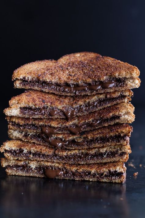 5 Minute Grilled Cinnamon Toast with Chocolate.-1 Cinnamon Drink, Chocolate Sandwich, Half Baked, Cinnamon Toast, Food Fruit, Half Baked Harvest, Chocolate Chocolate, Chocolate Cinnamon, Cobbler