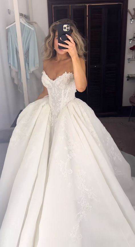 Big Wedding Dresses, Classy Wedding Dress, Wedding Dress Guide, Pretty Wedding Dresses, Fancy Wedding, Dream Wedding Ideas Dresses, Princess Wedding, The Saint, Dreamy Wedding