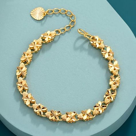 #gold #bracelet Unique Gold Jewelry Designs, Gold Bracelet Simple, Color Bracelet, Bracelets Gold, Gold Bracelet For Women, Chain Fashion, Gold Jewellery Design, Colorful Bracelets, Stunning Jewellery