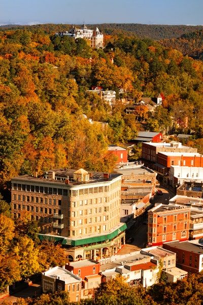 The Prettiest Town in Every U.S. State | Architectural Digest Thorncrown Chapel, Eureka Springs Ar, Nebraska City, Eureka Springs Arkansas, Florida Holiday, Small Towns Usa, Small Town America, Scenic Railroads, Ozark Mountains