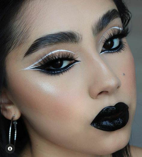 Eyeliner Design, Edgy Makeup Looks, Black And White Makeup, Eyeliner Designs, Bright Eye Makeup, Awesome Makeup, Neon Makeup, Graphic Makeup, Rave Makeup